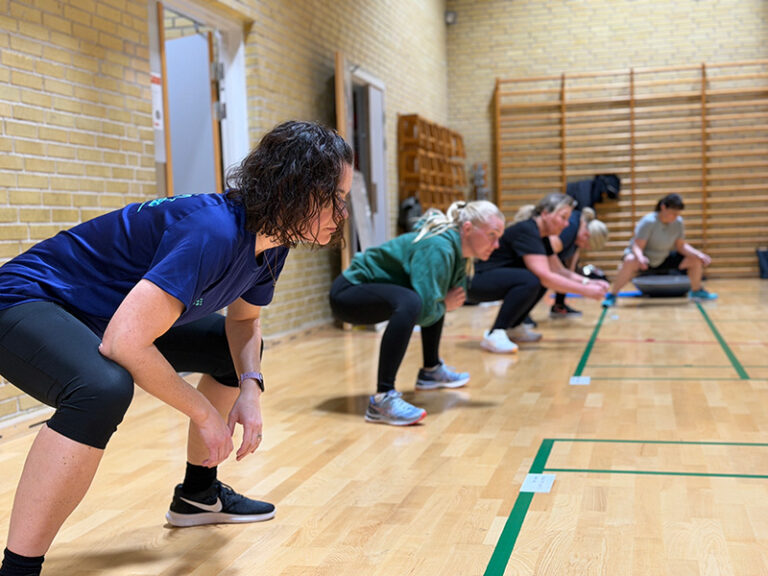 Opvarmning i gymnastiksalen